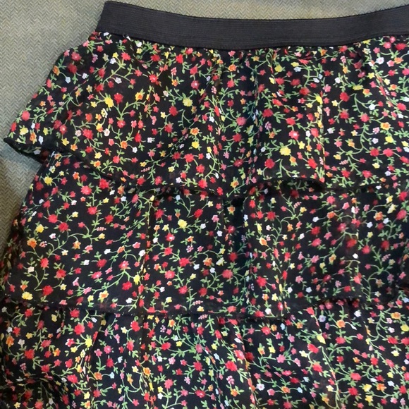 Flirty Floral layered skirt - Picture 2 of 2